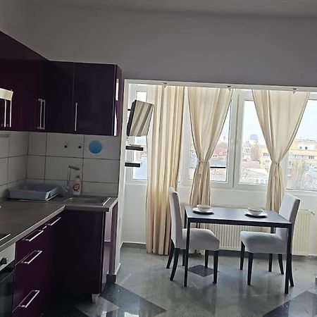 Nice Studio In The Heart Of City Bukarest Exteriör bild