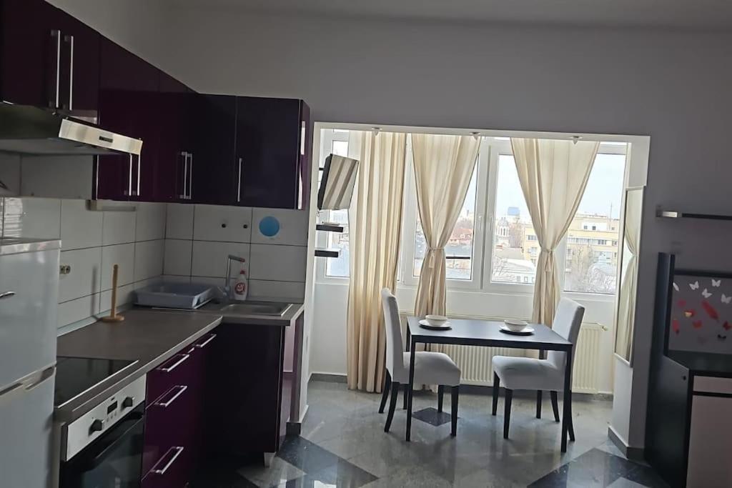 Nice Studio In The Heart Of City Bukarest Exteriör bild