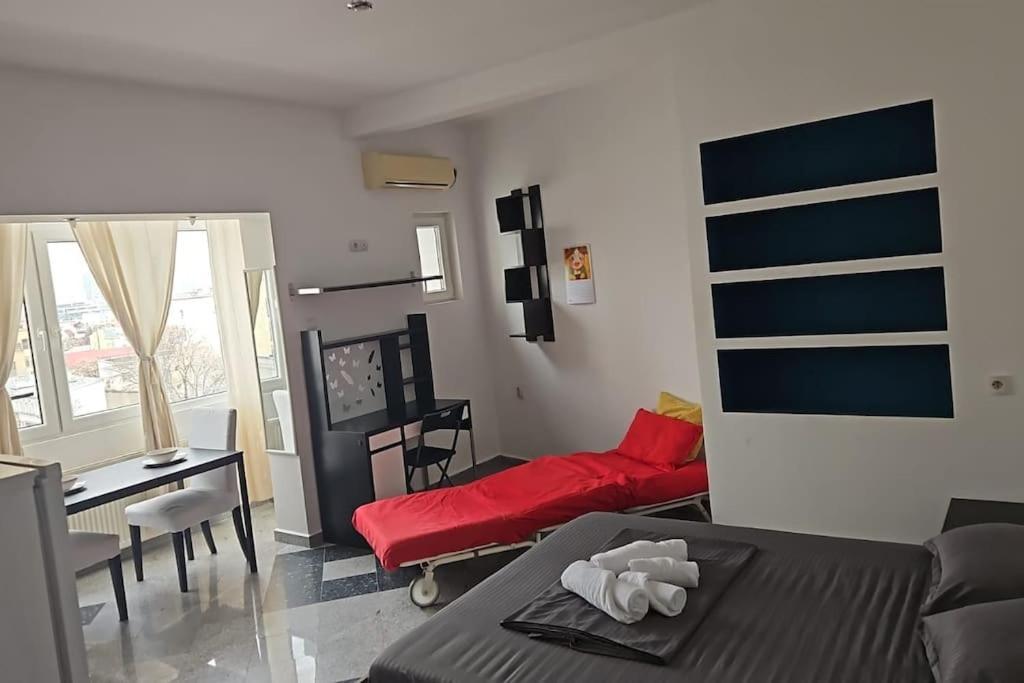 Nice Studio In The Heart Of City Bukarest Exteriör bild